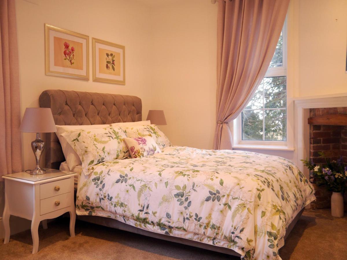 Guestling Hall Hotel Экстерьер фото